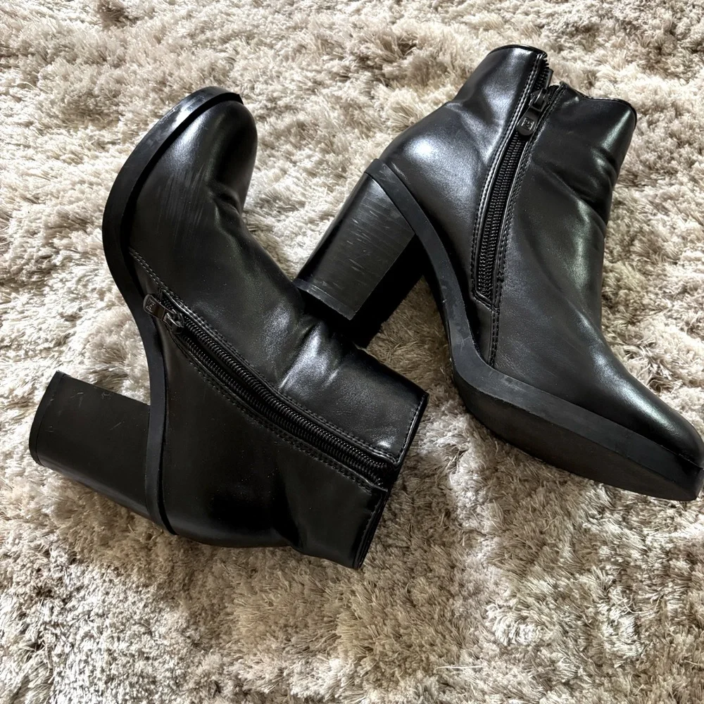 RAID Black Ankle Boots Size 4 EUC